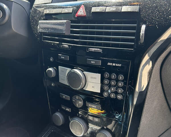 Опель Астра 2010 в Хотине на Automoto.ua Серый Опель Астра, объемом двигателя 1.91 л и пробегом 293 тыс. км за 6799 $, фото 11 на Automoto.ua