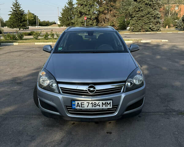 Серый Опель Астра, объемом двигателя 1.6 л и пробегом 212 тыс. км за 6500 $, фото 1 на Automoto.ua