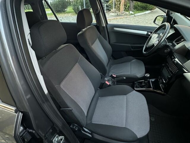 Опель Астра 2010 у Луцьку на Automoto.ua Сірий Опель Астра, об'ємом двигуна 1.6 л та пробігом 172 тис. км за 5900 $, фото 5 на Automoto.ua