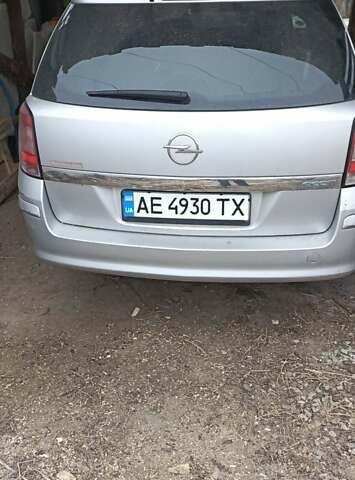 Сірий Опель Астра, об'ємом двигуна 1.7 л та пробігом 240 тис. км за 7000 $, фото 4 на Automoto.ua