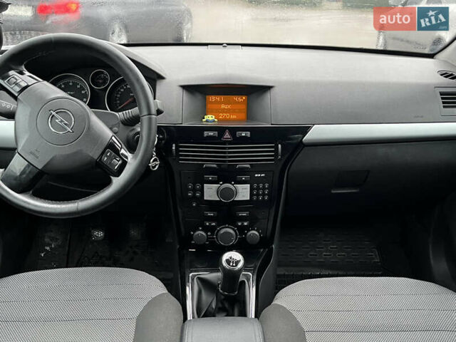 Серый Опель Астра, объемом двигателя 1.6 л и пробегом 253 тыс. км за 4800 $, фото 10 на Automoto.ua