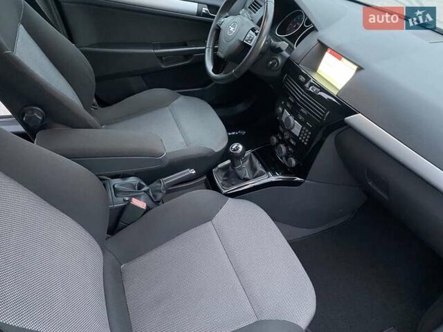 Серый Опель Астра, объемом двигателя 1.6 л и пробегом 248 тыс. км за 6850 $, фото 20 на Automoto.ua