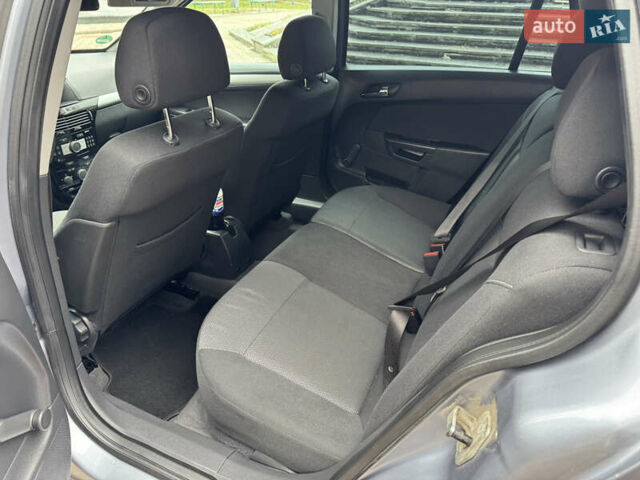 Серый Опель Астра, объемом двигателя 1.6 л и пробегом 209 тыс. км за 6400 $, фото 32 на Automoto.ua