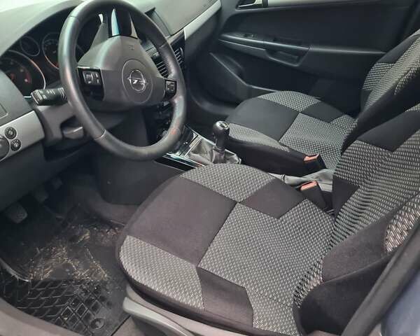 Сірий Опель Астра, об'ємом двигуна 1.69 л та пробігом 374 тис. км за 5500 $, фото 12 на Automoto.ua