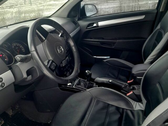 Серый Опель Астра, объемом двигателя 1.7 л и пробегом 27900 тыс. км за 5699 $, фото 9 на Automoto.ua