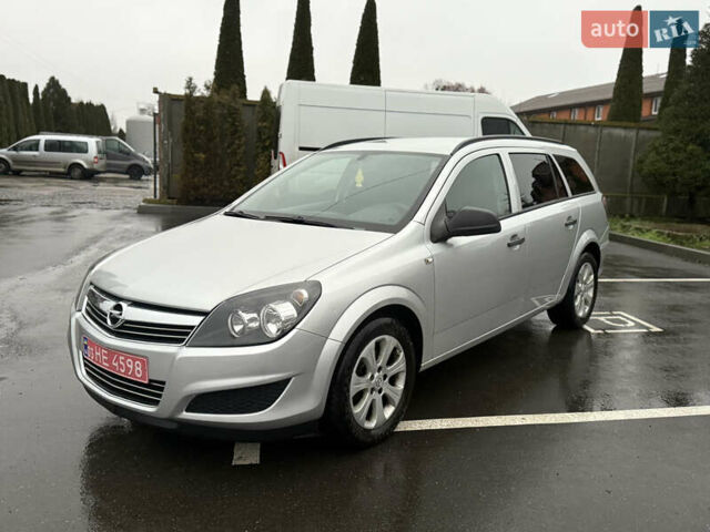 Серый Опель Астра, объемом двигателя 1.6 л и пробегом 231 тыс. км за 5699 $, фото 1 на Automoto.ua