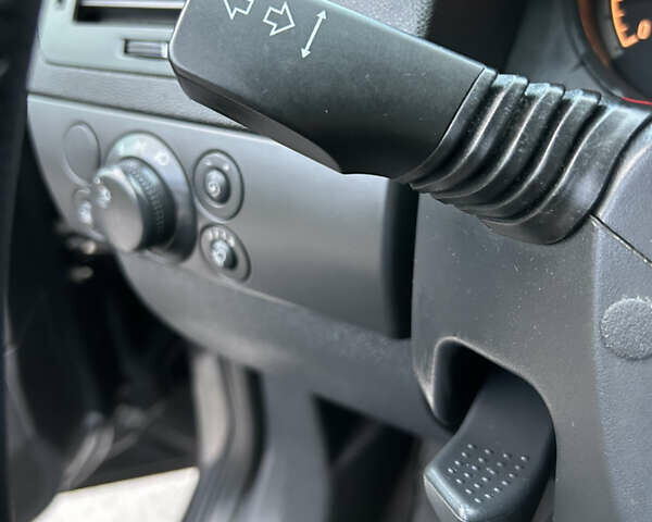 Опель Астра 2010 в Полтаве на Automoto.ua Серый Опель Астра, объемом двигателя 1.6 л и пробегом 143 тыс. км за 6500 $, фото 26 на Automoto.ua