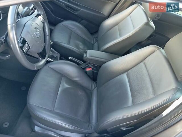 Серый Опель Астра, объемом двигателя 1.8 л и пробегом 253 тыс. км за 6599 $, фото 4 на Automoto.ua