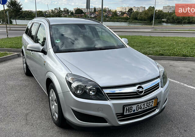 Серый Опель Астра, объемом двигателя 1.7 л и пробегом 209 тыс. км за 7200 $, фото 1 на Automoto.ua