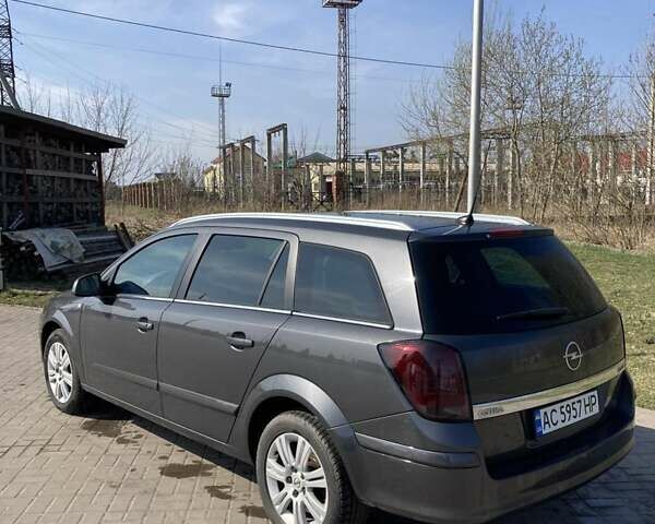 Серый Опель Астра, объемом двигателя 1.7 л и пробегом 210 тыс. км за 7200 $, фото 1 на Automoto.ua