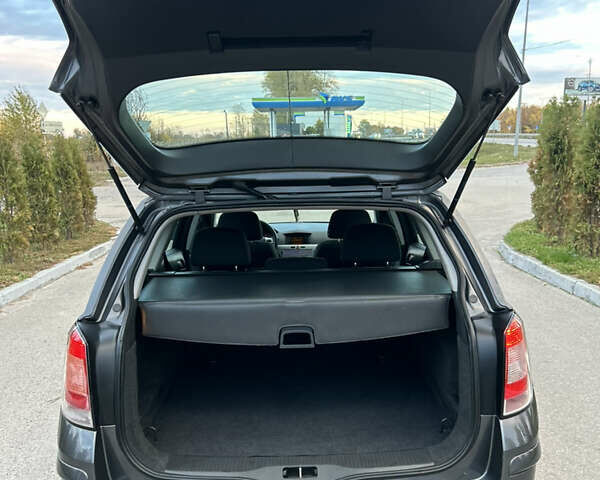 Опель Астра 2010 в Полтаве на Automoto.ua Серый Опель Астра, объемом двигателя 1.6 л и пробегом 143 тыс. км за 6500 $, фото 79 на Automoto.ua