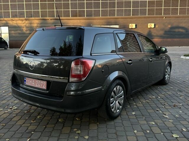 Опель Астра 2010 у Луцьку на Automoto.ua Сірий Опель Астра, об'ємом двигуна 1.6 л та пробігом 172 тис. км за 5900 $, фото 2 на Automoto.ua