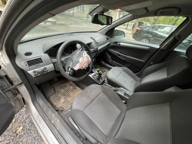 Опель Астра 2010 в Киеве на Automoto.ua Серый Опель Астра, объемом двигателя 1.7 л и пробегом 375 тыс. км за 2500 $, фото 6 на Automoto.ua