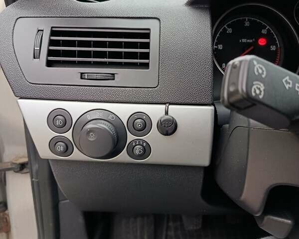 Сірий Опель Астра, об'ємом двигуна 1.7 л та пробігом 300 тис. км за 4349 $, фото 15 на Automoto.ua