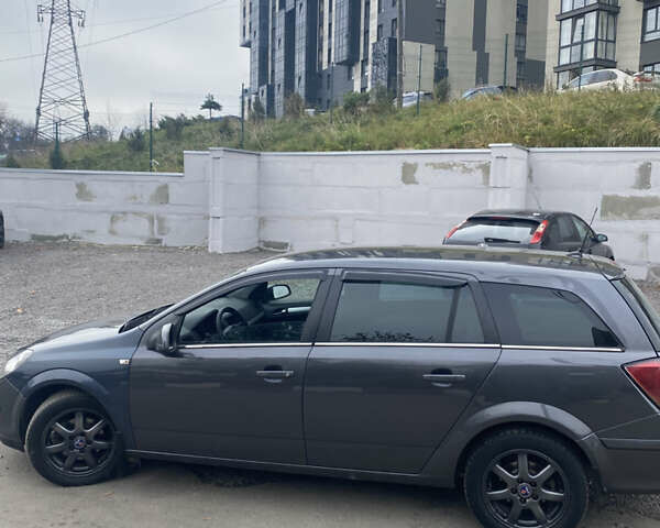 Серый Опель Астра, объемом двигателя 1.69 л и пробегом 261 тыс. км за 4900 $, фото 5 на Automoto.ua