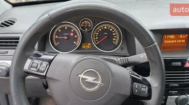 Сірий Опель Астра, об'ємом двигуна 1.7 л та пробігом 240 тис. км за 7000 $, фото 7 на Automoto.ua