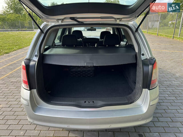 Серый Опель Астра, объемом двигателя 1.7 л и пробегом 255 тыс. км за 5800 $, фото 26 на Automoto.ua