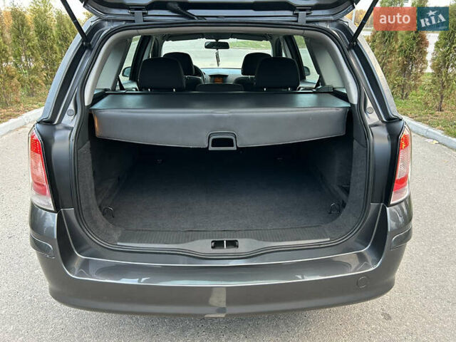 Опель Астра 2010 в Полтаве на Automoto.ua Серый Опель Астра, объемом двигателя 1.6 л и пробегом 143 тыс. км за 6500 $, фото 81 на Automoto.ua