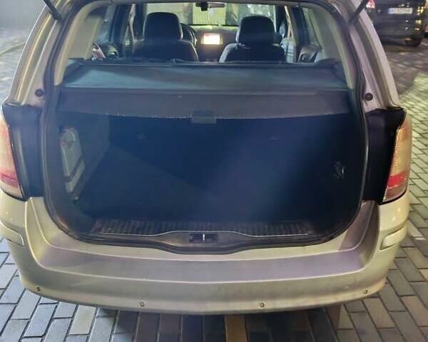 Серый Опель Астра, объемом двигателя 1.7 л и пробегом 238 тыс. км за 4999 $, фото 28 на Automoto.ua