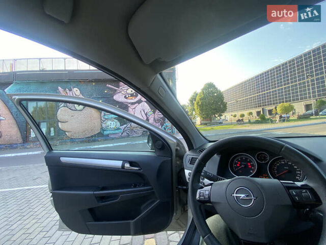 Опель Астра 2010 в Луцке на Automoto.ua Серый Опель Астра, объемом двигателя 1.6 л и пробегом 271 тыс. км за 5949 $, фото 29 на Automoto.ua