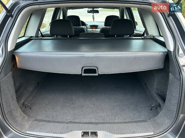 Опель Астра 2010 в Полтаве на Automoto.ua Серый Опель Астра, объемом двигателя 1.6 л и пробегом 143 тыс. км за 6500 $, фото 82 на Automoto.ua