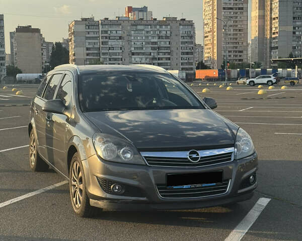 Серый Опель Астра, объемом двигателя 1.6 л и пробегом 214 тыс. км за 6300 $, фото 3 на Automoto.ua