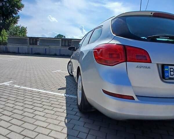 Опель Астра 2010 у Тернополі на Automoto.ua Сірий Опель Астра, об'ємом двигуна 1.69 л та пробігом 279 тис. км за 6999 $, фото 7 на Automoto.ua