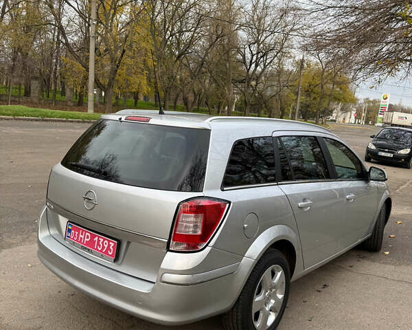 Серый Опель Астра, объемом двигателя 1.6 л и пробегом 177 тыс. км за 6700 $, фото 2 на Automoto.ua