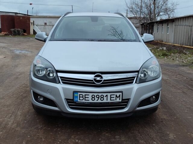 Серый Опель Астра, объемом двигателя 1.7 л и пробегом 300 тыс. км за 6300 $, фото 2 на Automoto.ua