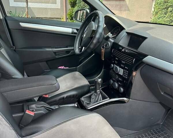 Серый Опель Астра, объемом двигателя 1.6 л и пробегом 227 тыс. км за 6200 $, фото 18 на Automoto.ua