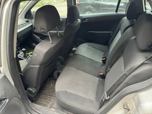 Опель Астра 2010 в Киеве на Automoto.ua Серый Опель Астра, объемом двигателя 1.7 л и пробегом 375 тыс. км за 2500 $, фото 7 на Automoto.ua