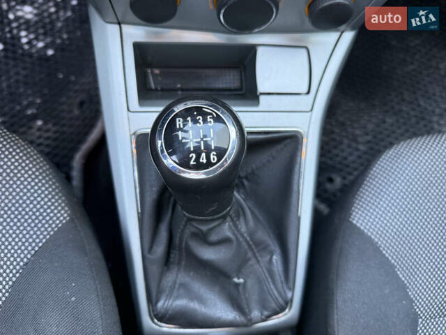 Серый Опель Астра, объемом двигателя 1.69 л и пробегом 192 тыс. км за 5100 $, фото 37 на Automoto.ua