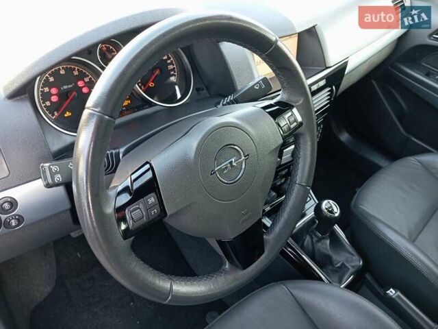 Серый Опель Астра, объемом двигателя 1.8 л и пробегом 253 тыс. км за 6599 $, фото 16 на Automoto.ua