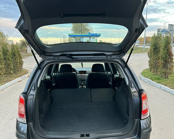 Опель Астра 2010 в Полтаве на Automoto.ua Серый Опель Астра, объемом двигателя 1.6 л и пробегом 143 тыс. км за 6500 $, фото 86 на Automoto.ua