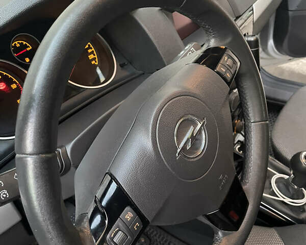 Опель Астра 2010 у Львові на Automoto.ua Сірий Опель Астра, об'ємом двигуна 1.7 л та пробігом 239 тис. км за 5900 $, фото 59 на Automoto.ua