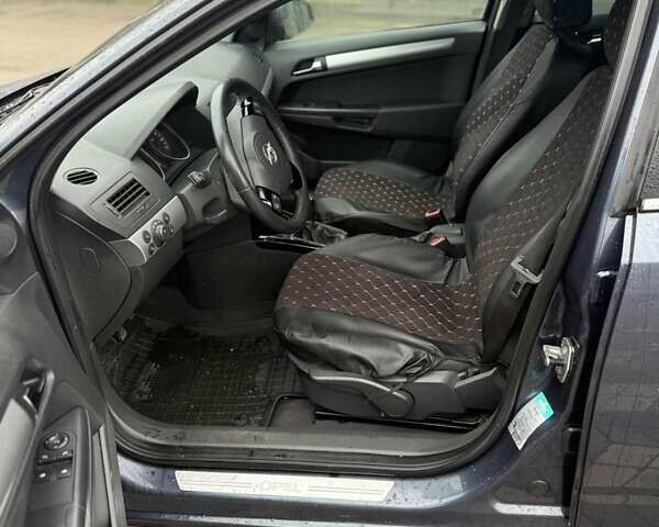 Серый Опель Астра, объемом двигателя 1.6 л и пробегом 175 тыс. км за 5650 $, фото 23 на Automoto.ua