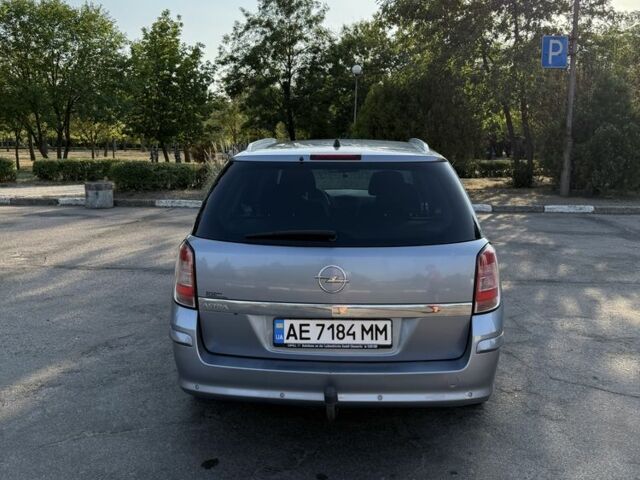Серый Опель Астра, объемом двигателя 1.6 л и пробегом 212 тыс. км за 5999 $, фото 1 на Automoto.ua