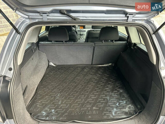 Серый Опель Астра, объемом двигателя 1.6 л и пробегом 224 тыс. км за 5500 $, фото 52 на Automoto.ua