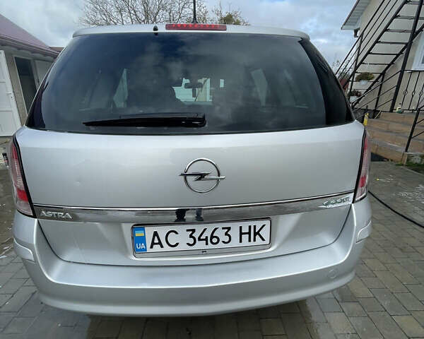 Сірий Опель Астра, об'ємом двигуна 1.7 л та пробігом 228 тис. км за 5700 $, фото 2 на Automoto.ua