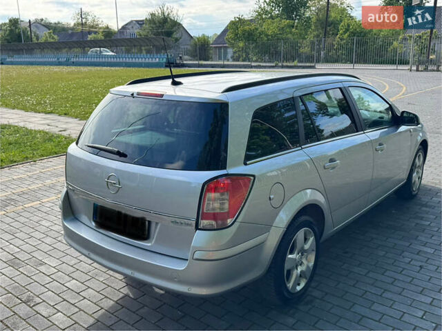 Серый Опель Астра, объемом двигателя 1.7 л и пробегом 255 тыс. км за 5800 $, фото 9 на Automoto.ua