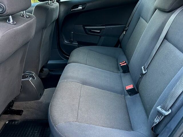 Серый Опель Астра, объемом двигателя 1.6 л и пробегом 143 тыс. км за 6500 $, фото 10 на Automoto.ua