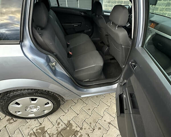 Серый Опель Астра, объемом двигателя 1.6 л и пробегом 224 тыс. км за 5500 $, фото 42 на Automoto.ua