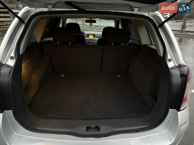 Серый Опель Астра, объемом двигателя 1.6 л и пробегом 231 тыс. км за 5699 $, фото 35 на Automoto.ua