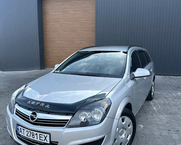 Опель Астра 2010 в Калуше на Automoto.ua Серый Опель Астра, объемом двигателя 1.7 л и пробегом 264 тыс. км за 5450 $, фото 2 на Automoto.ua