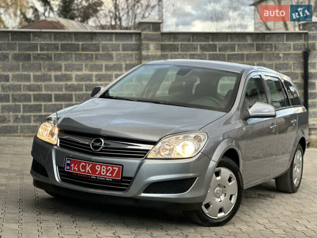 Серый Опель Астра, объемом двигателя 1.6 л и пробегом 224 тыс. км за 5500 $, фото 1 на Automoto.ua