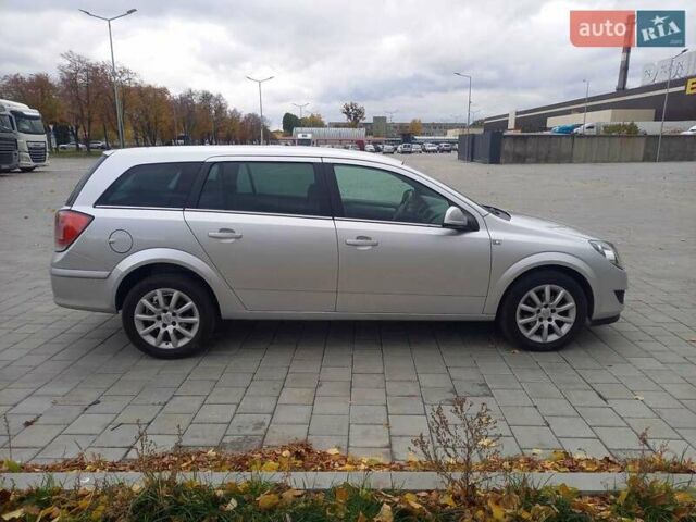 Опель Астра 2010 в Черкассах на Automoto.ua Серый Опель Астра, объемом двигателя 1.7 л и пробегом 249 тыс. км за 6650 $, фото 3 на Automoto.ua