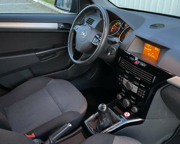 Опель Астра 2010 в Луцке на Automoto.ua Серый Опель Астра, объемом двигателя 0 л и пробегом 257 тыс. км за 6280 $, фото 30 на Automoto.ua