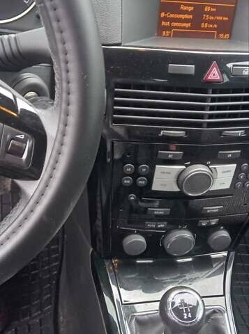 Серый Опель Астра, объемом двигателя 1.6 л и пробегом 263 тыс. км за 5800 $, фото 2 на Automoto.ua