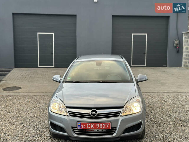 Серый Опель Астра, объемом двигателя 1.6 л и пробегом 224 тыс. км за 5500 $, фото 7 на Automoto.ua