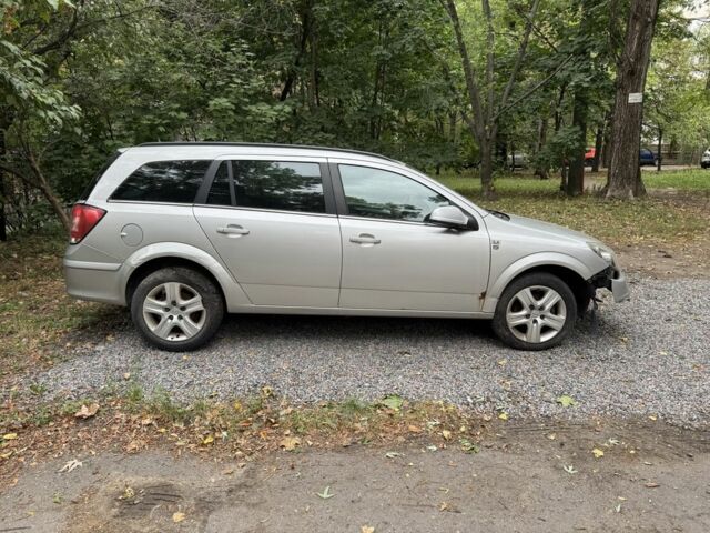 Опель Астра 2010 в Киеве на Automoto.ua Серый Опель Астра, объемом двигателя 1.7 л и пробегом 375 тыс. км за 2500 $, фото 3 на Automoto.ua